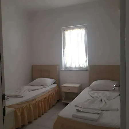 Ξενοδοχείο με διαμερίσματα Karatas 3*