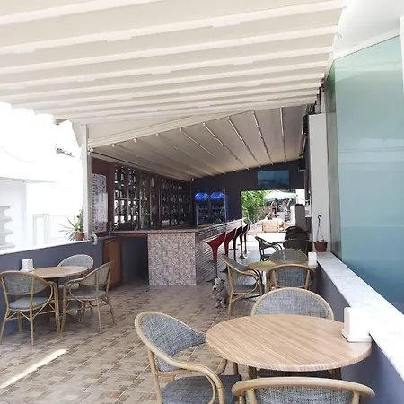 Karatas مرمريس