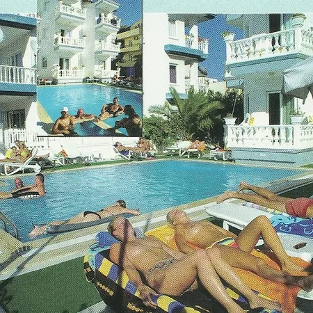 Lägenhetshotell Karatas 3*