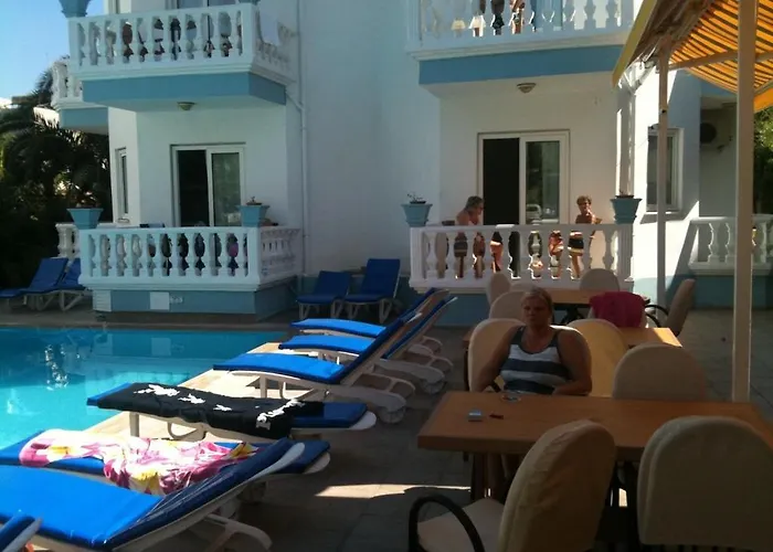 Karatas مرمريس