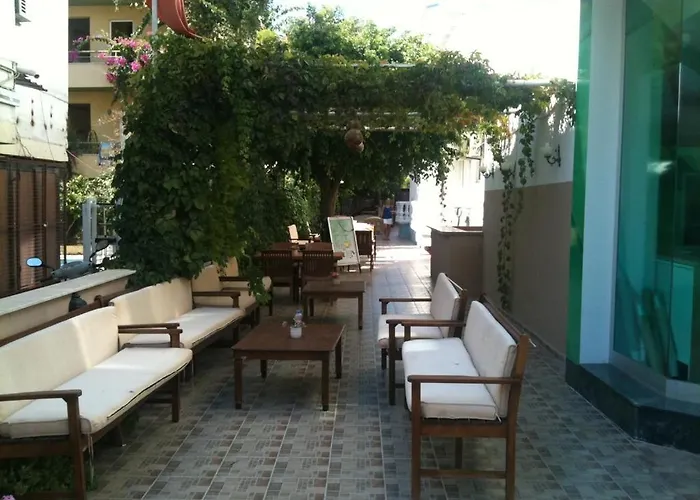 Aparthotel Karatas 3*