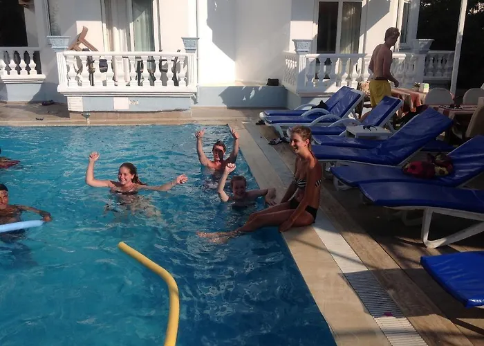 Karatas 3* مرمريس